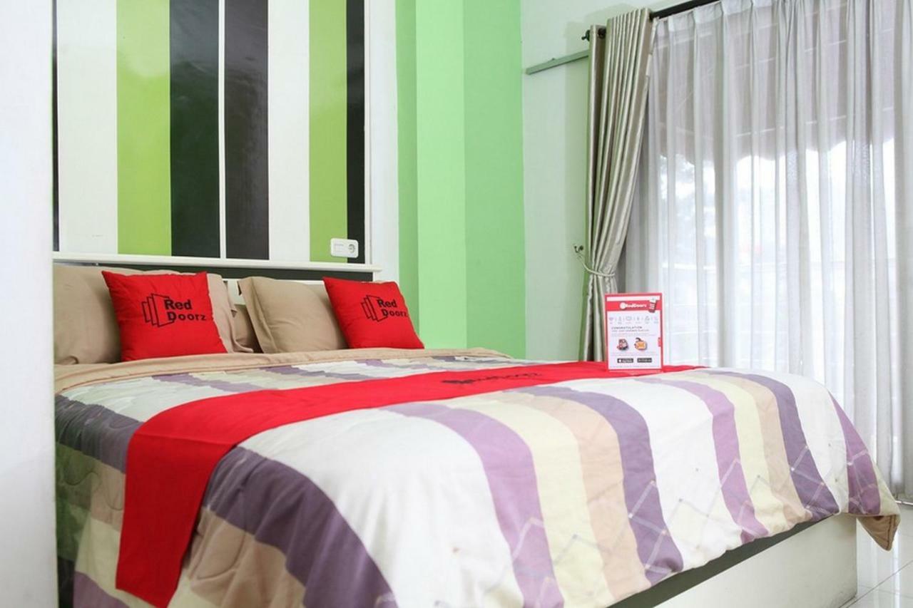 Reddoorz Plus @ Talaga Bodas 万隆 外观 照片